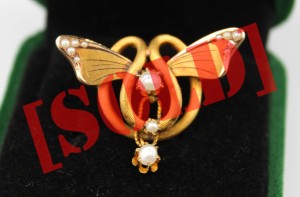 ZŁOTA BROSZKA ZE SKRZYDŁAMI MOTYLA SECESJA