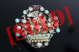 AUSTRO WĘGIERSKA  BROSZKA PELIKAN KARMIĄCY MAŁE