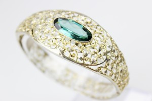 AŻUROWA BRANSOLETKA SREBRO SZKŁO SZMARAGDOWE MĘDZYWOJNIE