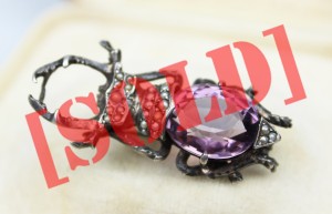 WIKTORIAŃSKA BROSZKA JELONEK ROGACZ SREBRO AMETYST