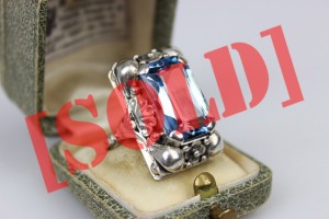 OKAZAŁY PIERŚCIONEK ART DECO NIEBIESKI SPINEL SREBRO
